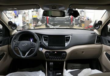 Полная замена акустики, изготовление подиумов и многое другое на Hyundai Tucson