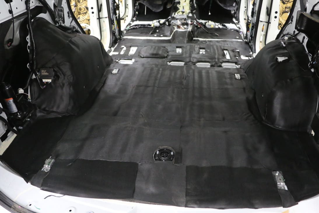 Шумоизоляция багажника Mitsubishi Pajero Sport